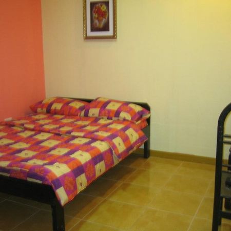 Favila Transient Rooms Pasay Buitenkant foto